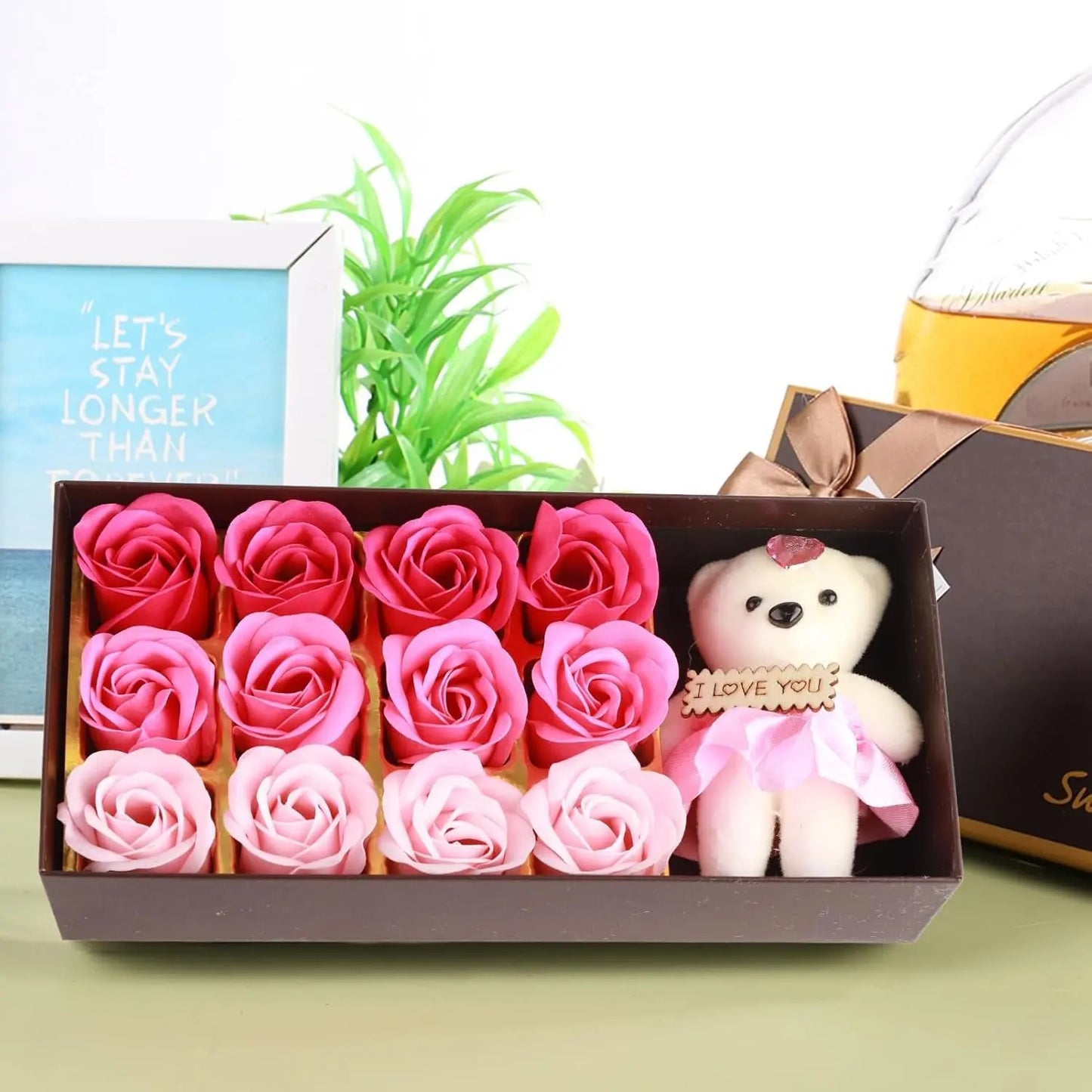 Coffret Cadeau Romantique QANYEGN : Savon De Bain Parfumé Floral avec Pétales de Roses et Ours en Peluche - Idéal pour la Saint-Valentin