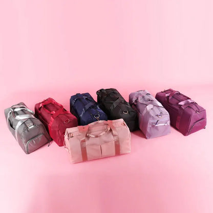 Versatile Waterproof Duffel Bag for Fitness and Travel - Stylish Weekender for Men and Women